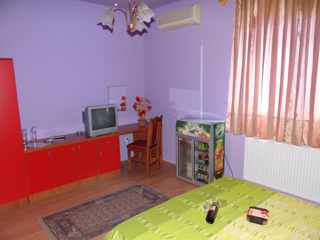 Nasa Tvrdava Guest Accommodation Nowy Sad Zewnętrze zdjęcie